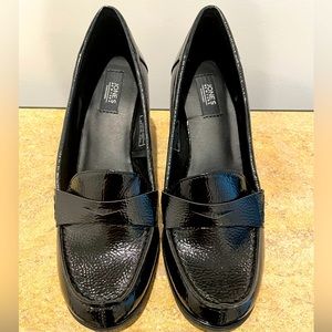 Jones New York black crinkle patent leather block-heeled loafers. Size 8